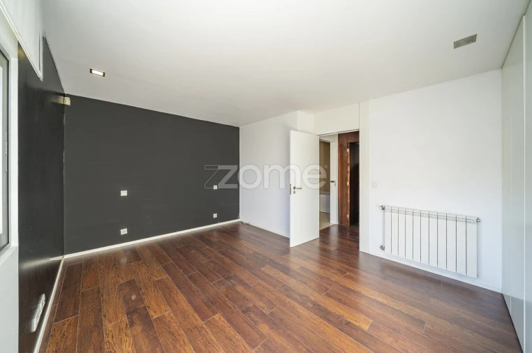 Moradia T4 para Venda em Mire de Tibães Foto 42