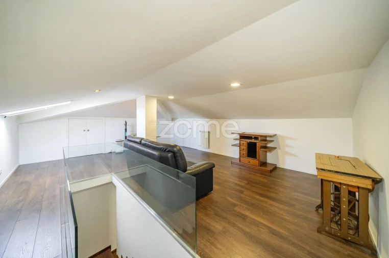 Moradia T4 para Venda em Mire de Tibães Foto 45