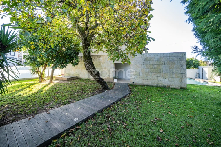 Moradia T4 para Venda em Mire de Tibães Foto 5