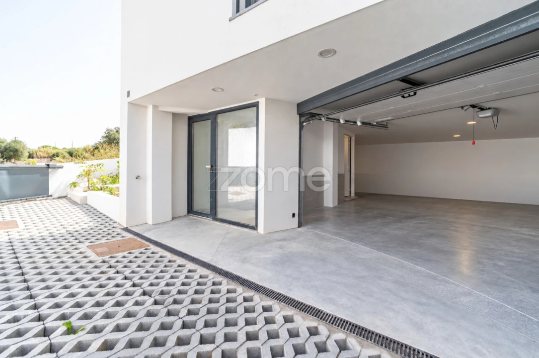 Moradia T5 para Venda em Santa Maria e São Miguel, São Martinho, São Pedro Penaferrim Foto 4