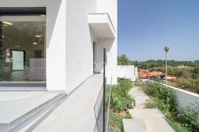 Moradia T5 para Venda em Santa Maria e São Miguel, São Martinho, São Pedro Penaferrim