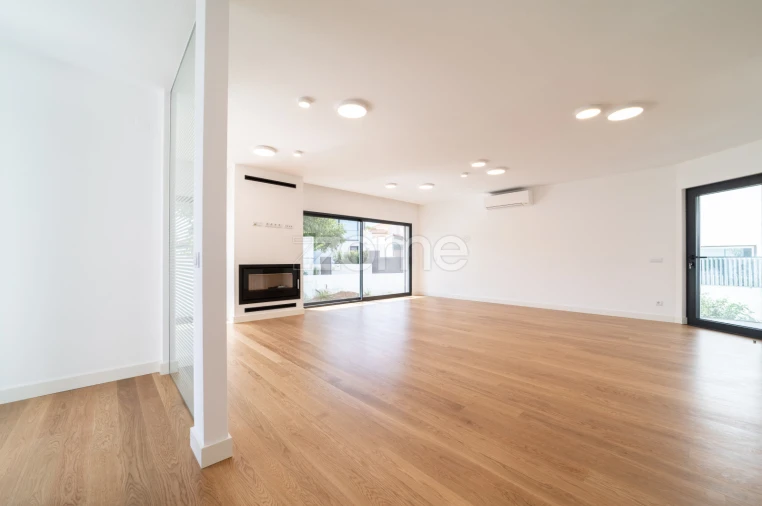 Moradia T5 para Venda em Santa Maria e São Miguel, São Martinho, São Pedro Penaferrim Foto 15