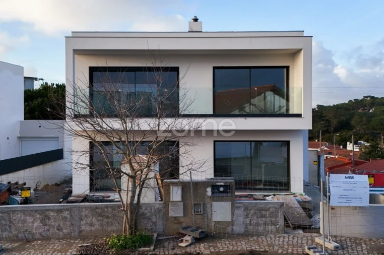 Moradia T5 para Venda em Santa Maria e São Miguel, São Martinho, São Pedro Penaferrim Foto 3