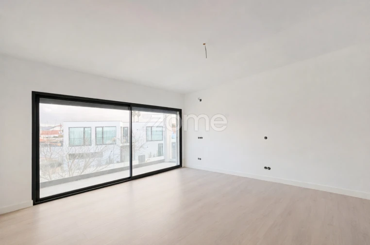 Moradia T5 para Venda em Santa Maria e São Miguel, São Martinho, São Pedro Penaferrim Foto 8