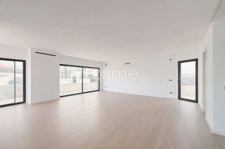 Moradia T5 para Venda em Santa Maria e São Miguel, São Martinho, São Pedro Penaferrim Foto 11