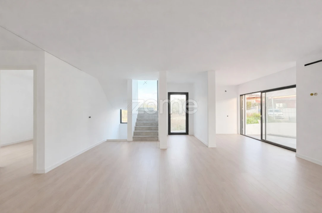 Moradia T5 para Venda em Santa Maria e São Miguel, São Martinho, São Pedro Penaferrim Foto 7