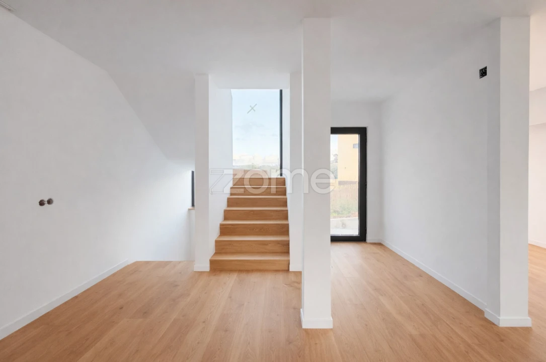 Moradia T5 para Venda em Santa Maria e São Miguel, São Martinho, São Pedro Penaferrim Foto 14