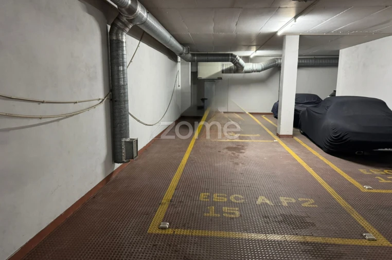 Garagem para Venda em Areeiro Foto 8