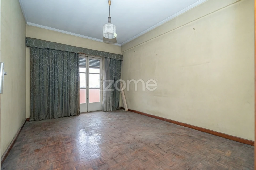 Moradia T9 para Venda em Sé Nova, Santa Cruz, Almedina e São Bartolomeu Foto 5