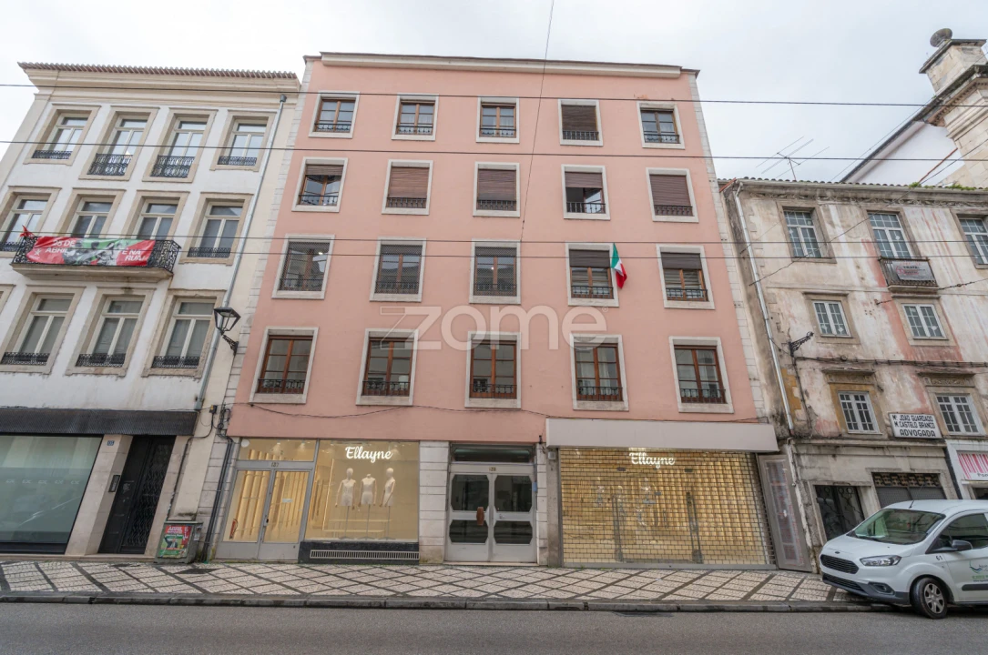 Moradia T9 para Venda em Sé Nova, Santa Cruz, Almedina e São Bartolomeu Foto 1