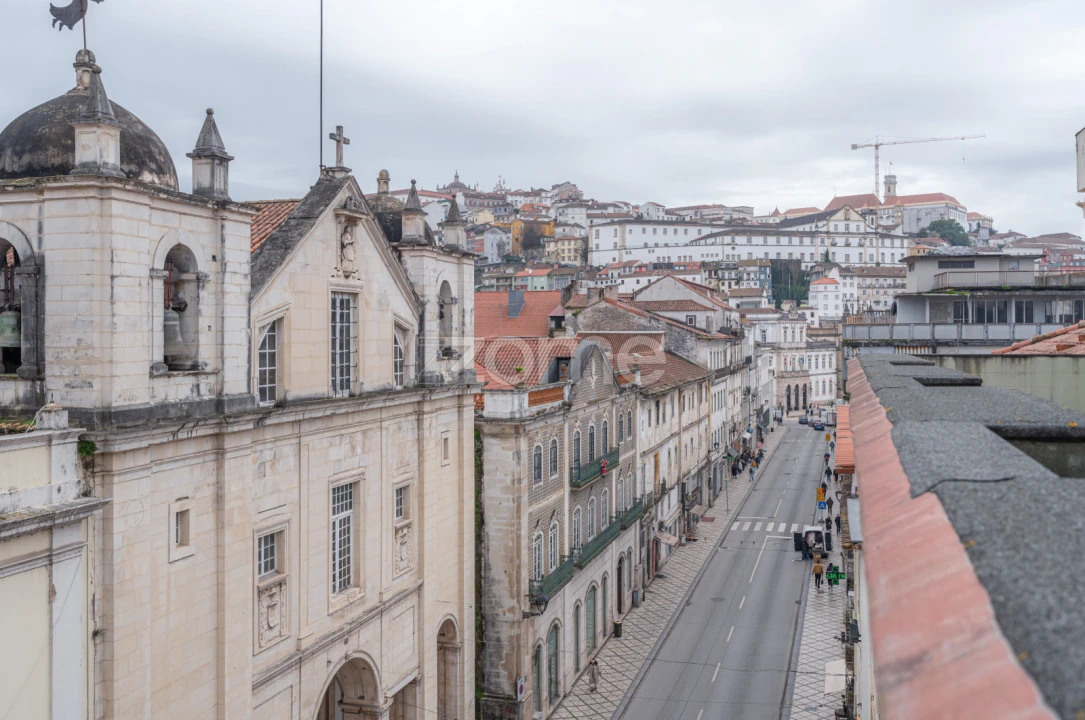 Moradia T9 para Venda em Sé Nova, Santa Cruz, Almedina e São Bartolomeu Foto 8