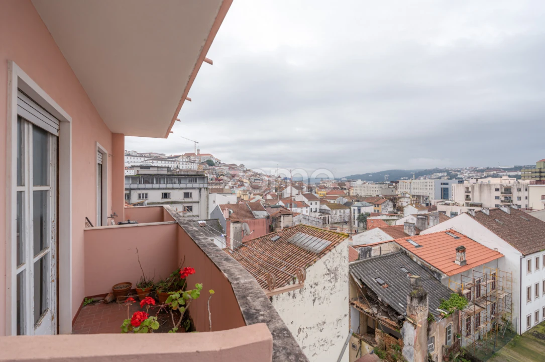Moradia T9 para Venda em Sé Nova, Santa Cruz, Almedina e São Bartolomeu Foto 12