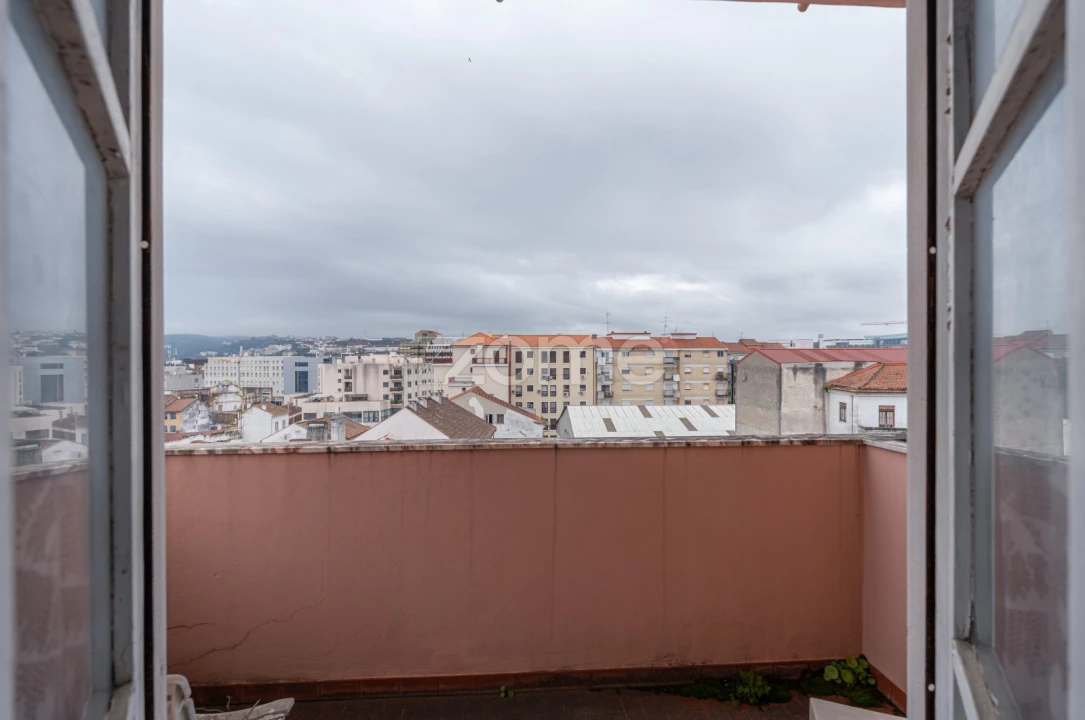 Moradia T9 para Venda em Sé Nova, Santa Cruz, Almedina e São Bartolomeu Foto 16