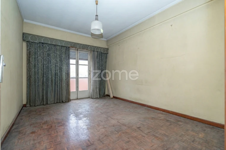 Moradia T9 para Venda em Sé Nova, Santa Cruz, Almedina e São Bartolomeu Foto 5