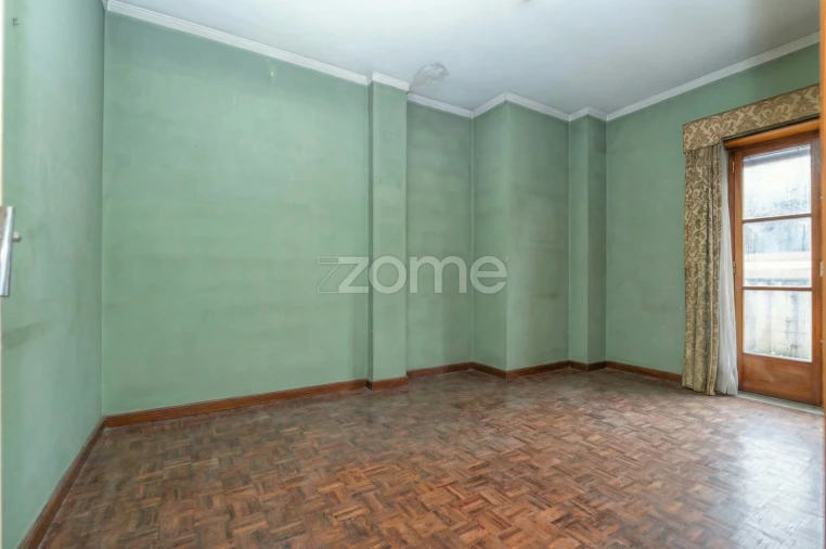 Moradia T9 para Venda em Sé Nova, Santa Cruz, Almedina e São Bartolomeu Foto 4