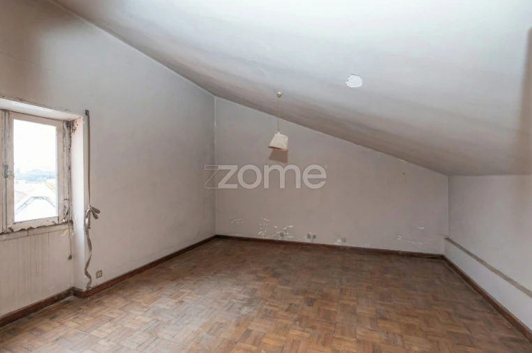 Moradia T9 para Venda em Sé Nova, Santa Cruz, Almedina e São Bartolomeu Foto 9