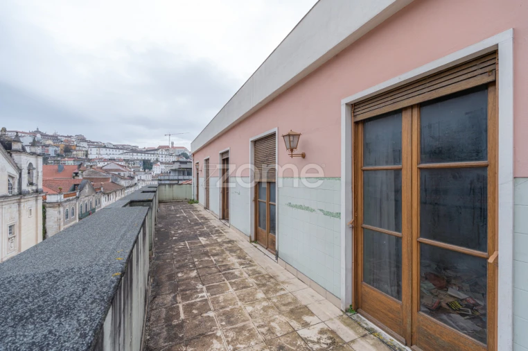 Moradia T9 para Venda em Sé Nova, Santa Cruz, Almedina e São Bartolomeu Foto 2