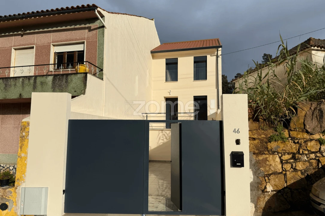 Moradia T2 para Venda em Brasfemes Foto 2