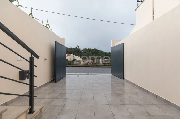 Moradia T2 para Venda em Brasfemes Foto 10