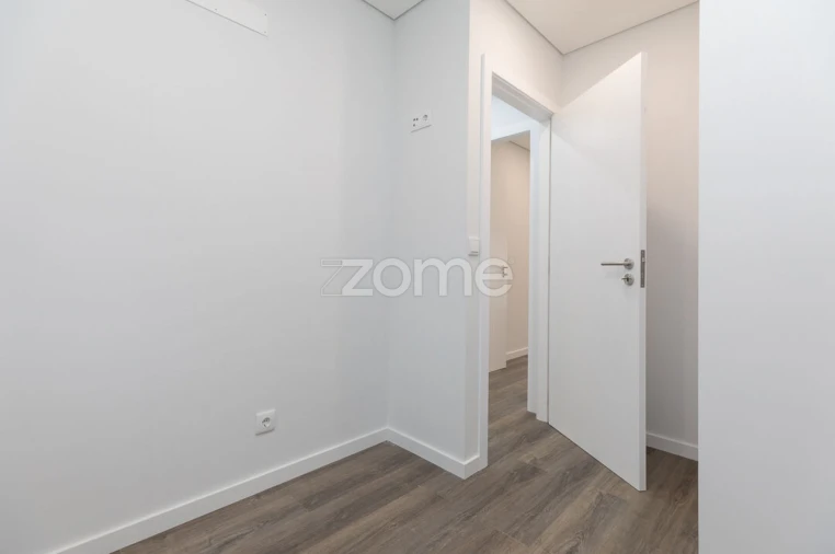 Moradia T2 para Venda em Brasfemes Foto 31