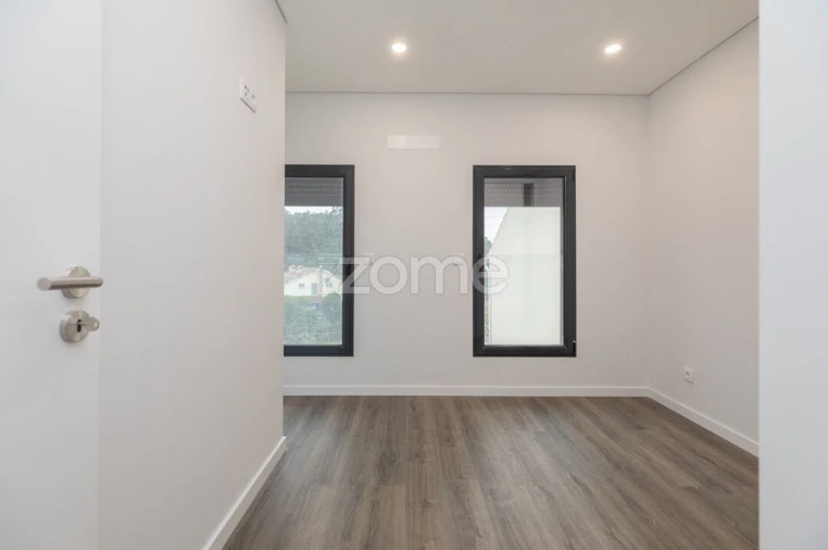 Moradia T2 para Venda em Brasfemes Foto 32