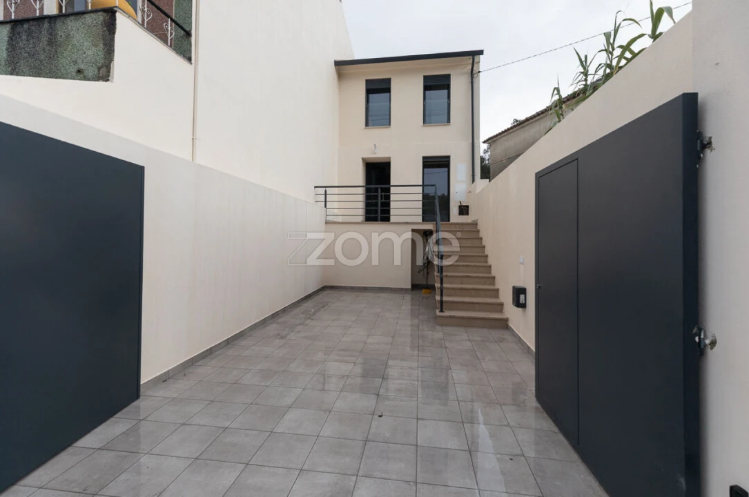 Moradia T2 para Venda em Brasfemes Foto 9