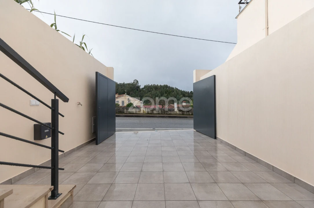 Moradia T2 para Venda em Brasfemes Foto 10