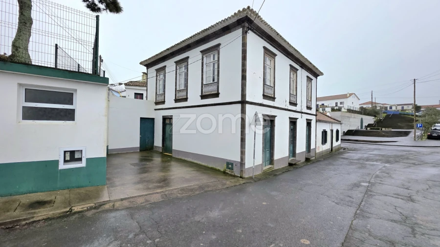 Moradia T4 para Venda em Achada