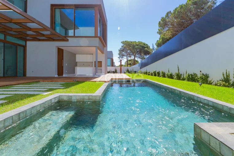 Moradia T4 para Venda em Cascais e Estoril Foto 1