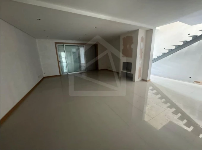 Moradia T3 para Venda em Nogueira da Regedoura Foto 3