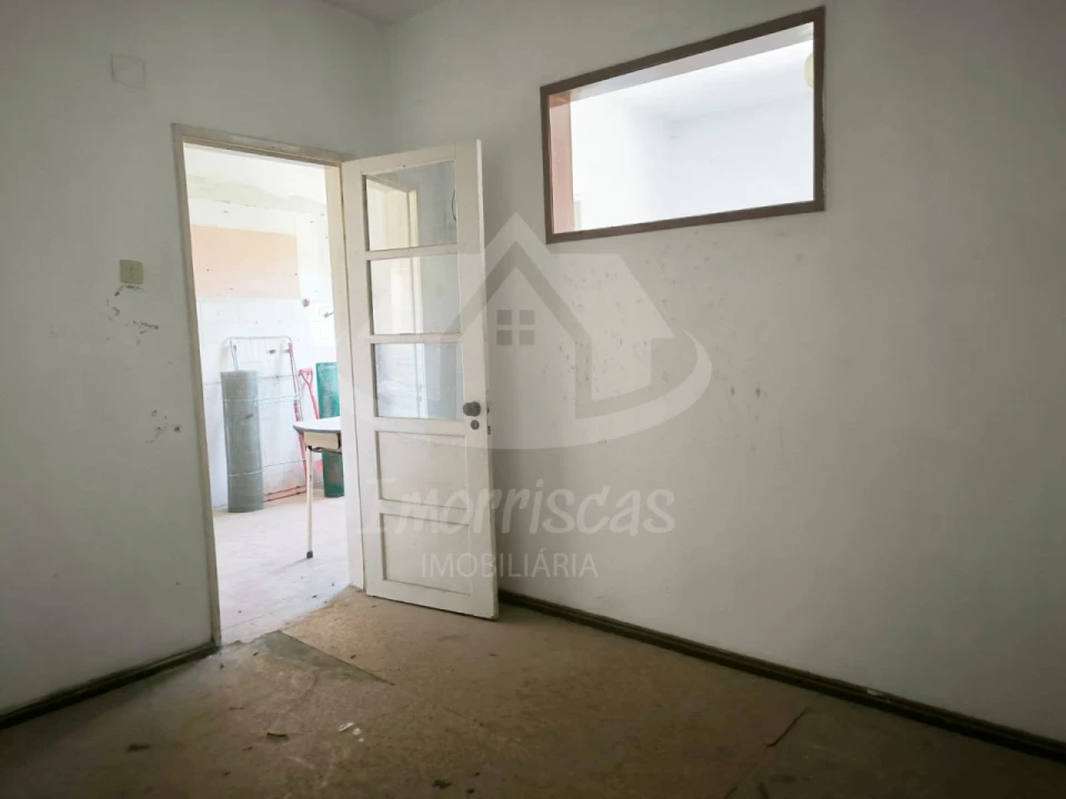 Prédio para Venda em Camarate, Unhos e Apelação Foto 6