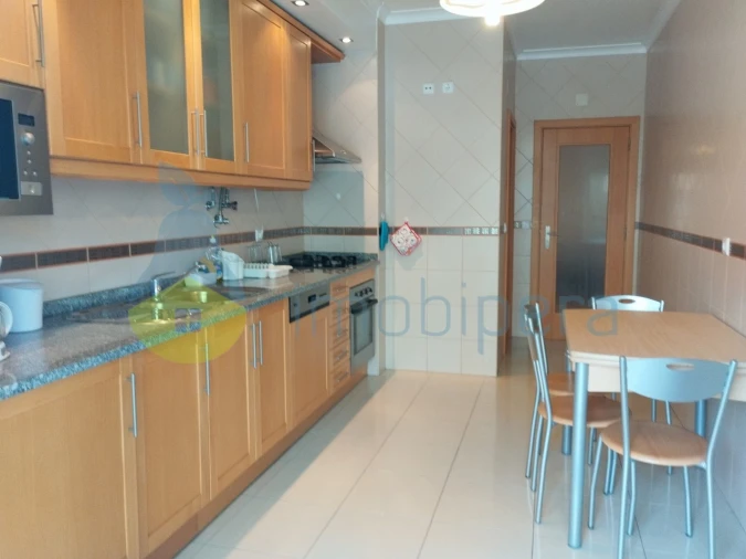 Apartamento T1 para Venda em Portimão Foto 6