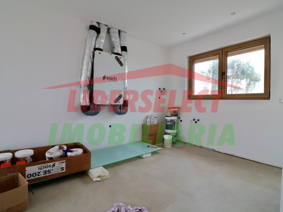 Moradia T3 para Venda em Silveira Foto 10