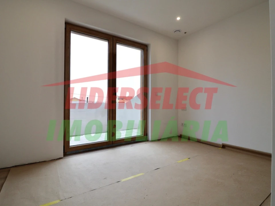 Moradia T3 para Venda em Silveira Foto 14