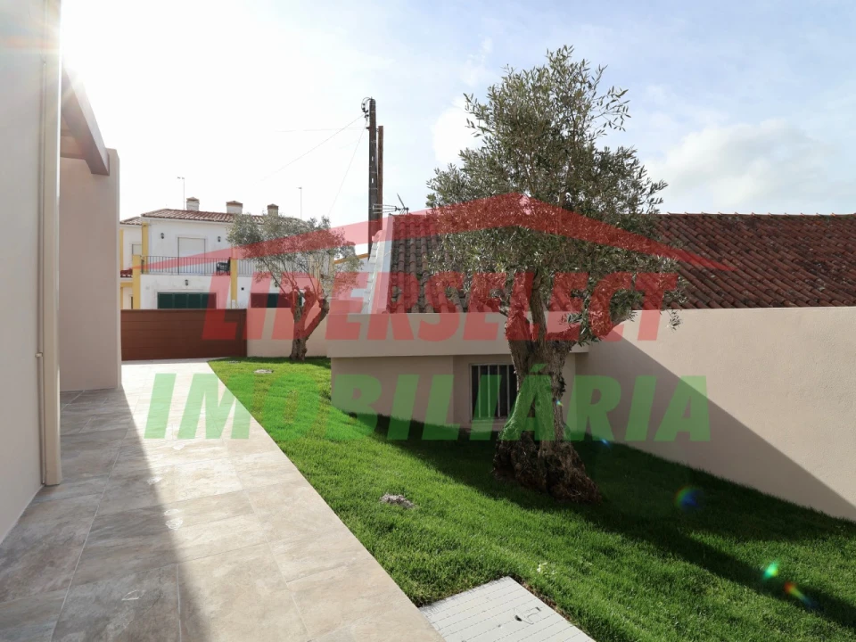 Moradia T3 para Venda em Silveira Foto 22