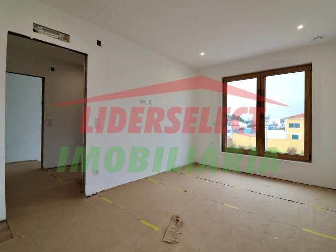 Moradia T3 para Venda em Silveira Foto 17