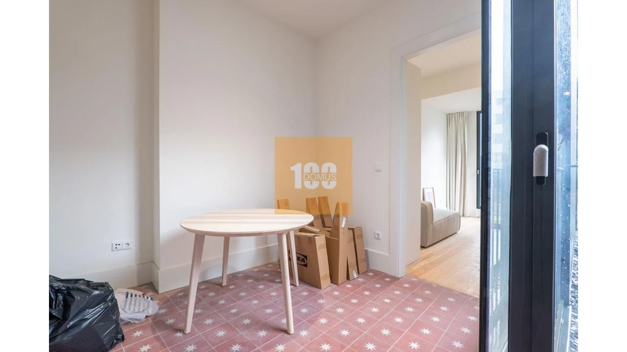 Apartamento T1 para Venda em Cedofeita, Santo Ildefonso, Sé, Miragaia, São Nicolau e Vitória Foto 2