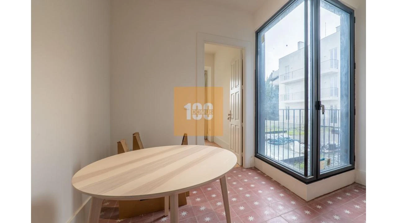 Apartamento T1 para Venda em Cedofeita, Santo Ildefonso, Sé, Miragaia, São Nicolau e Vitória Foto 1