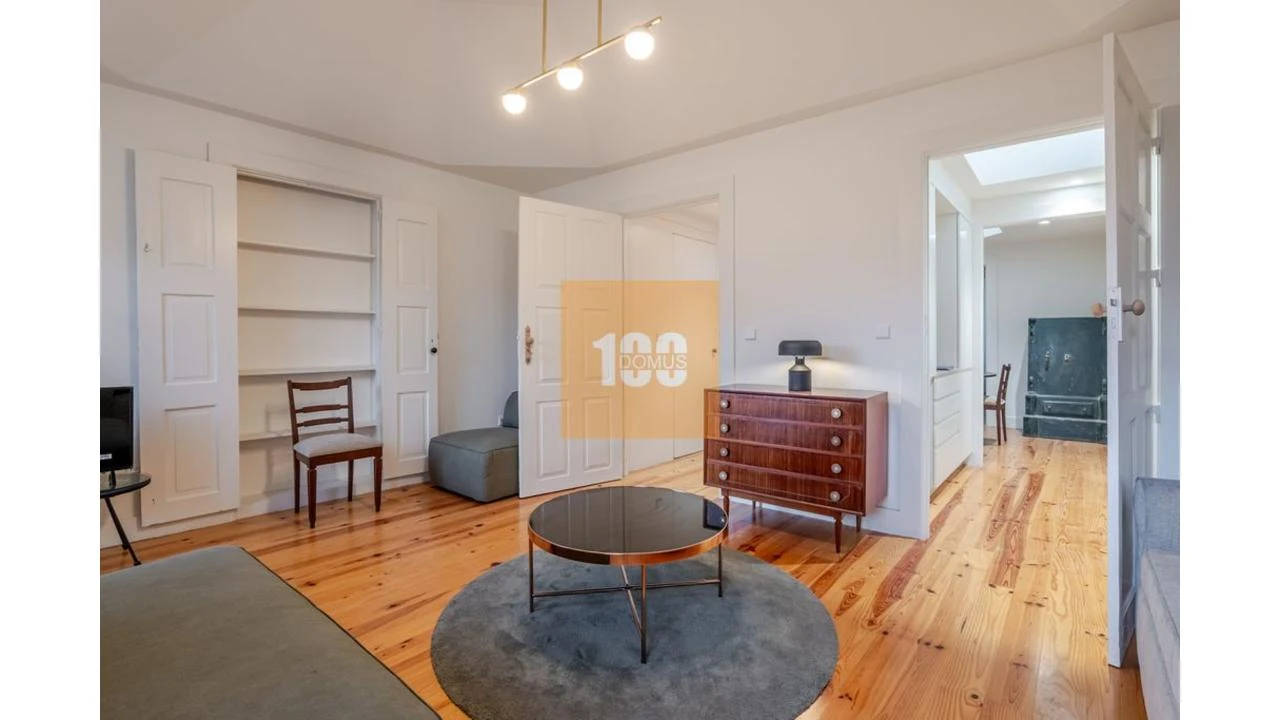 Apartamento T2 para Venda em Cedofeita, Santo Ildefonso, Sé, Miragaia, São Nicolau e Vitória Foto 2