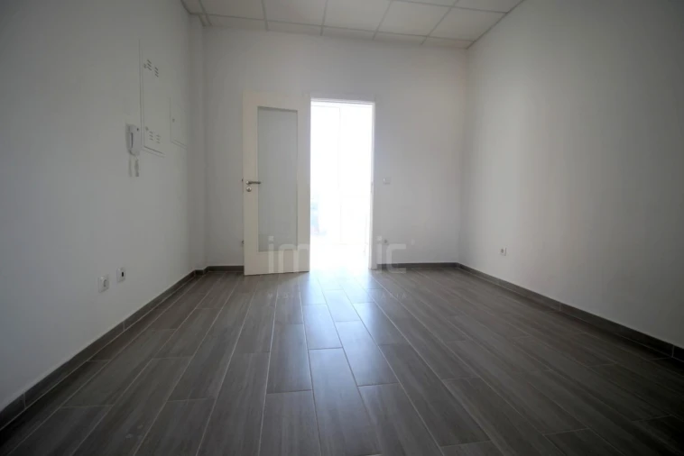 Loja para Arrendamento em Mafra Foto 5