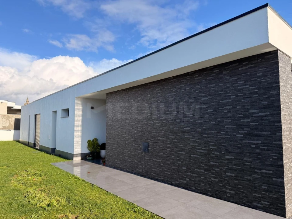 Moradia T3 para Venda em Soutelo Foto 6