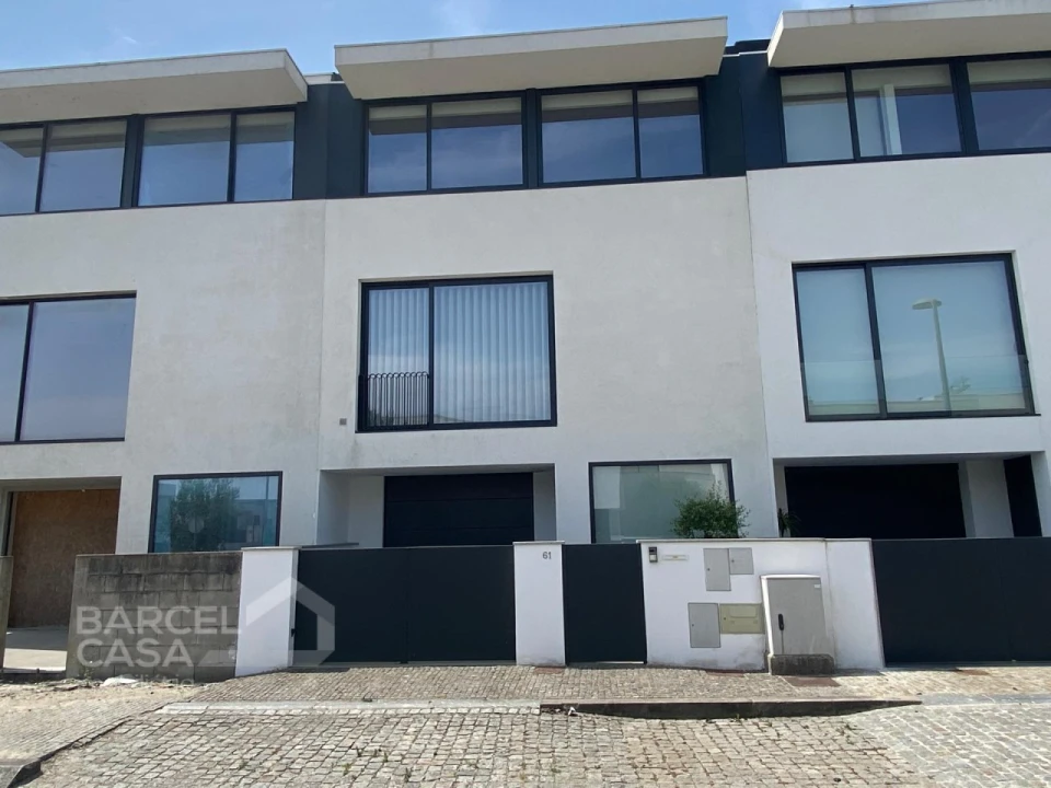 Moradia T3 para Venda em Barcelinhos Foto 3