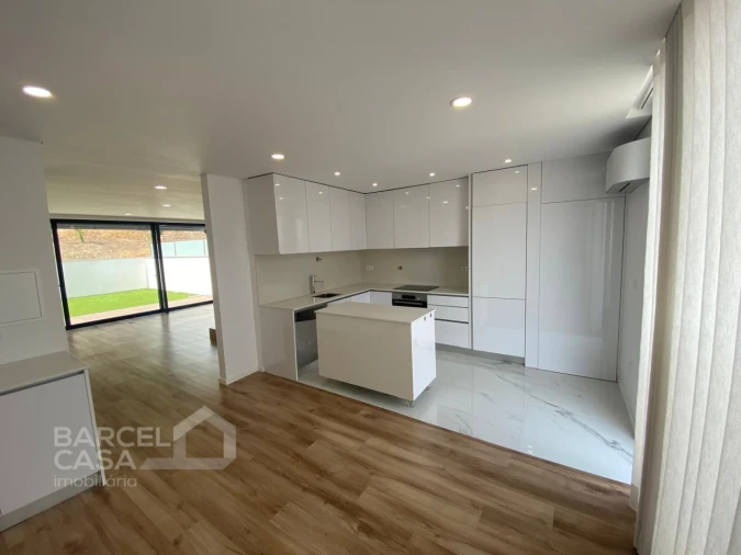 Moradia T3 para Venda em Barcelinhos Foto 7