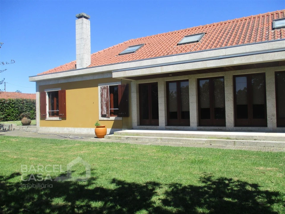 Moradia T6 para Venda em Manhente Foto 3