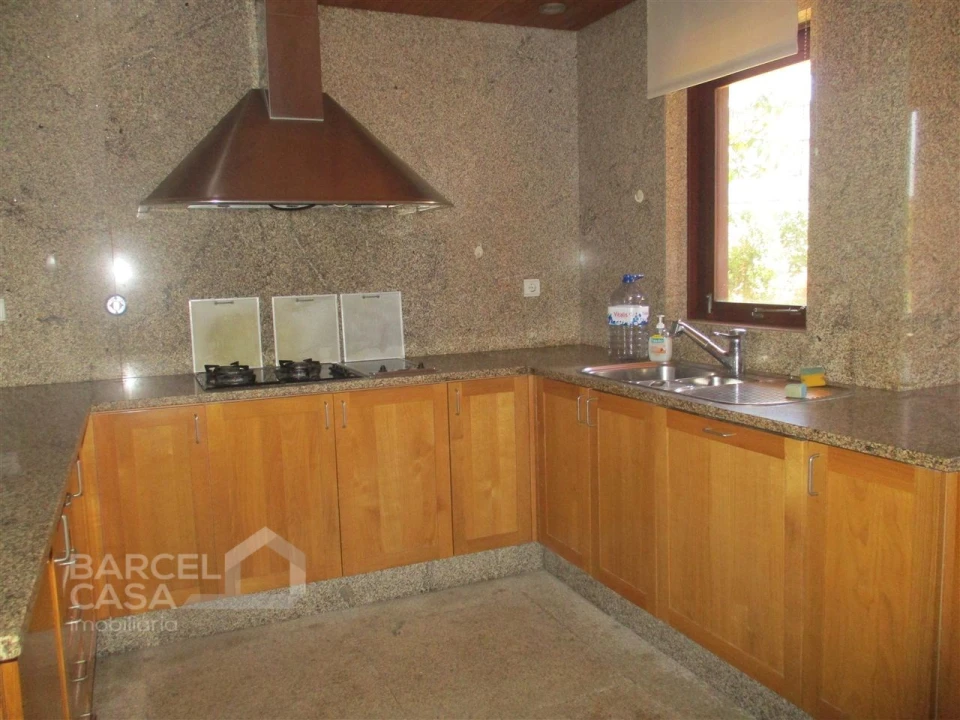 Moradia T6 para Venda em Manhente Foto 16