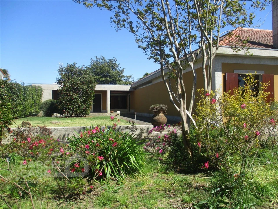 Moradia T6 para Venda em Manhente Foto 22