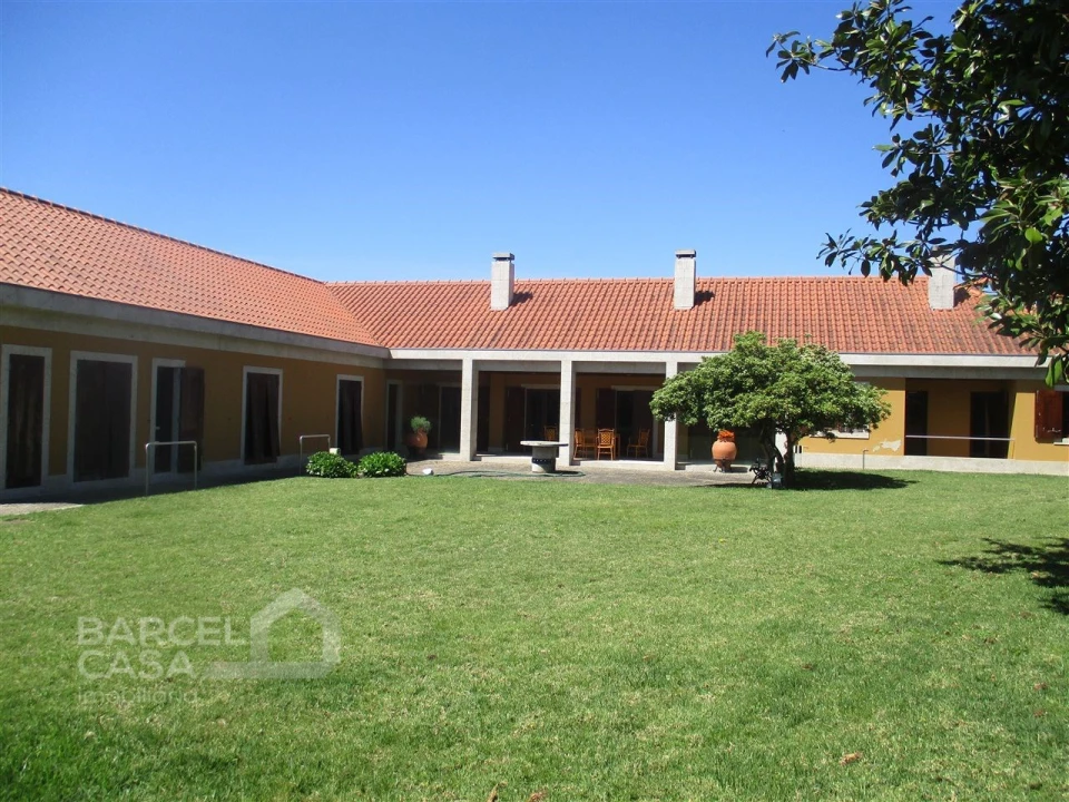 Moradia T6 para Venda em Manhente Foto 28