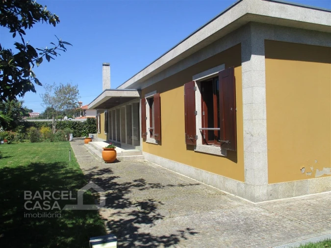 Moradia T6 para Venda em Manhente Foto 23