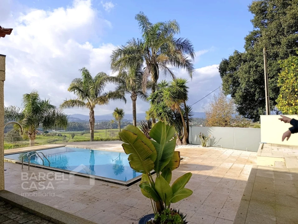 Moradia T4 para Venda em Airo Foto 7