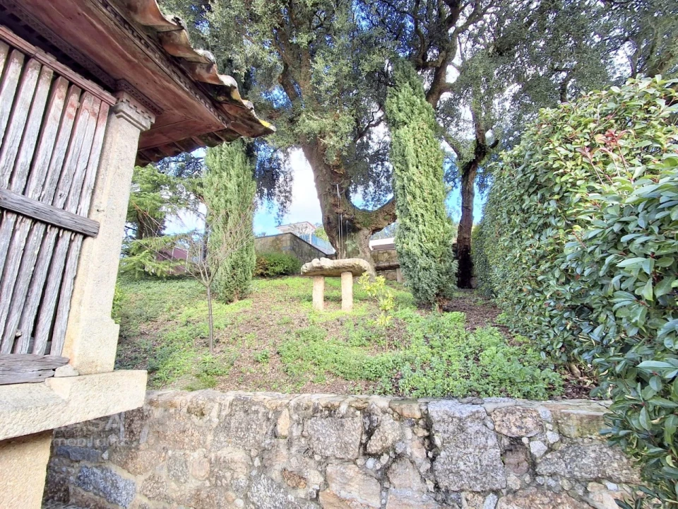 Moradia T4 para Venda em Airo Foto 43